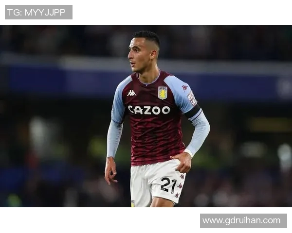 足球界身高190厘米以上的顶级球星盘点与精彩瞬间展示