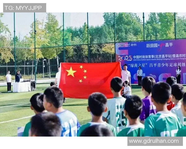 璀璨足球星星奖杯闪耀青春赛场点亮梦想时刻荣耀绽放 璀璨足球星星奖杯闪耀青春赛场点亮梦想时刻荣耀绽放